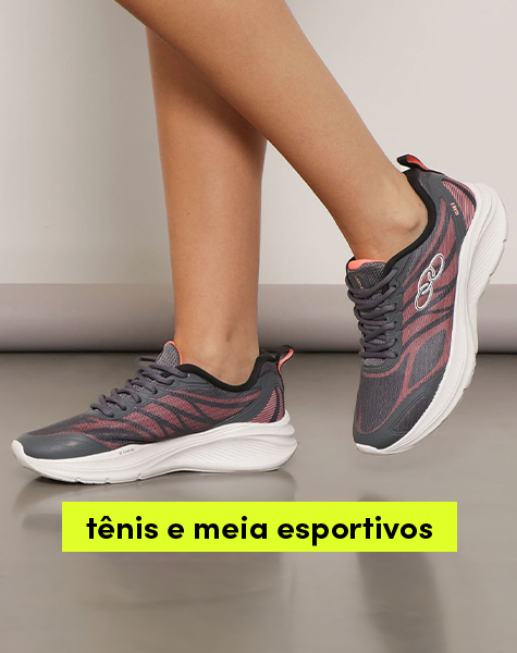 Tênis e meia esportiva